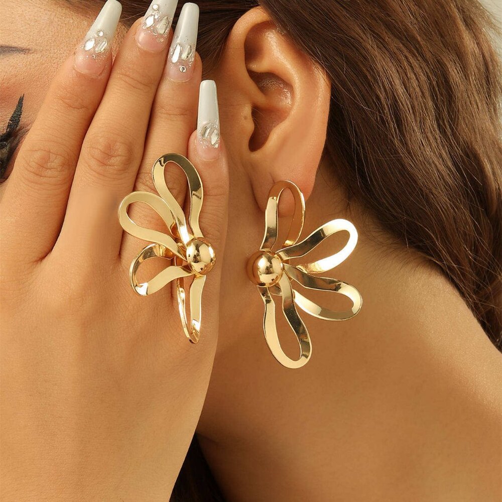 Floral Hollow Earring Gold Tone Geometric Circular Earrings Spring Summer - Picture 3 of 5